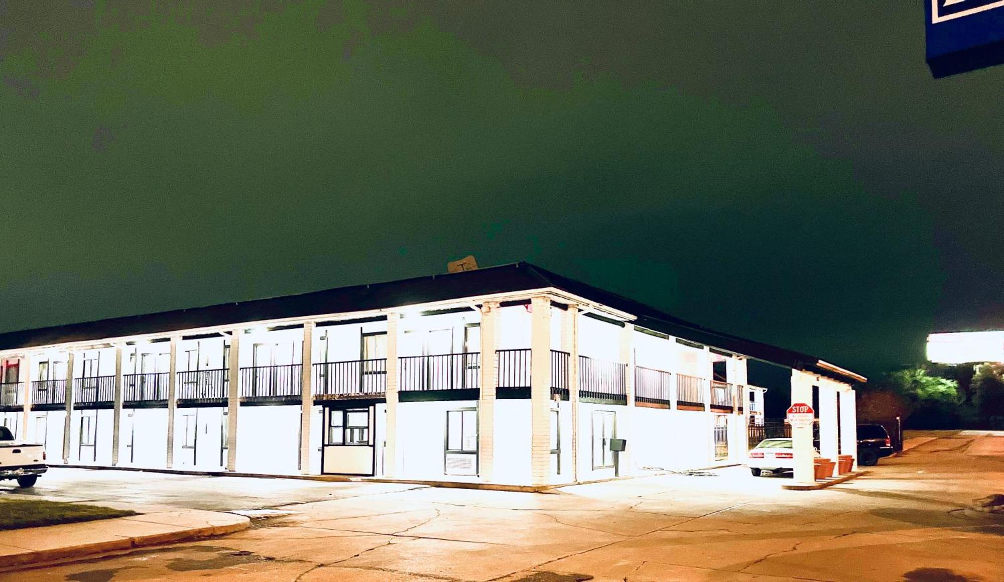 Economy Inn And Suites Tulsa Luaran gambar